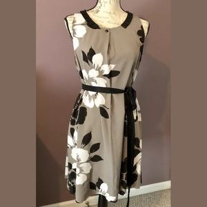 Simply Vera Wang A Line Belted Floral Dress size 6